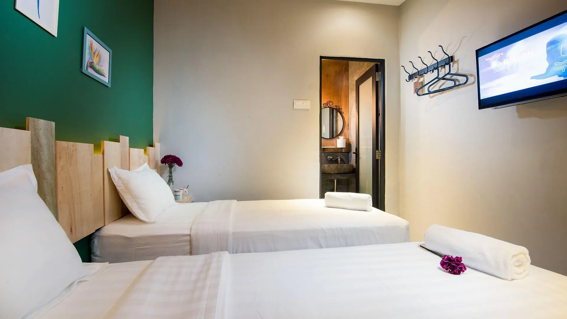 Malacca Finess Basic Hotel אכסניה